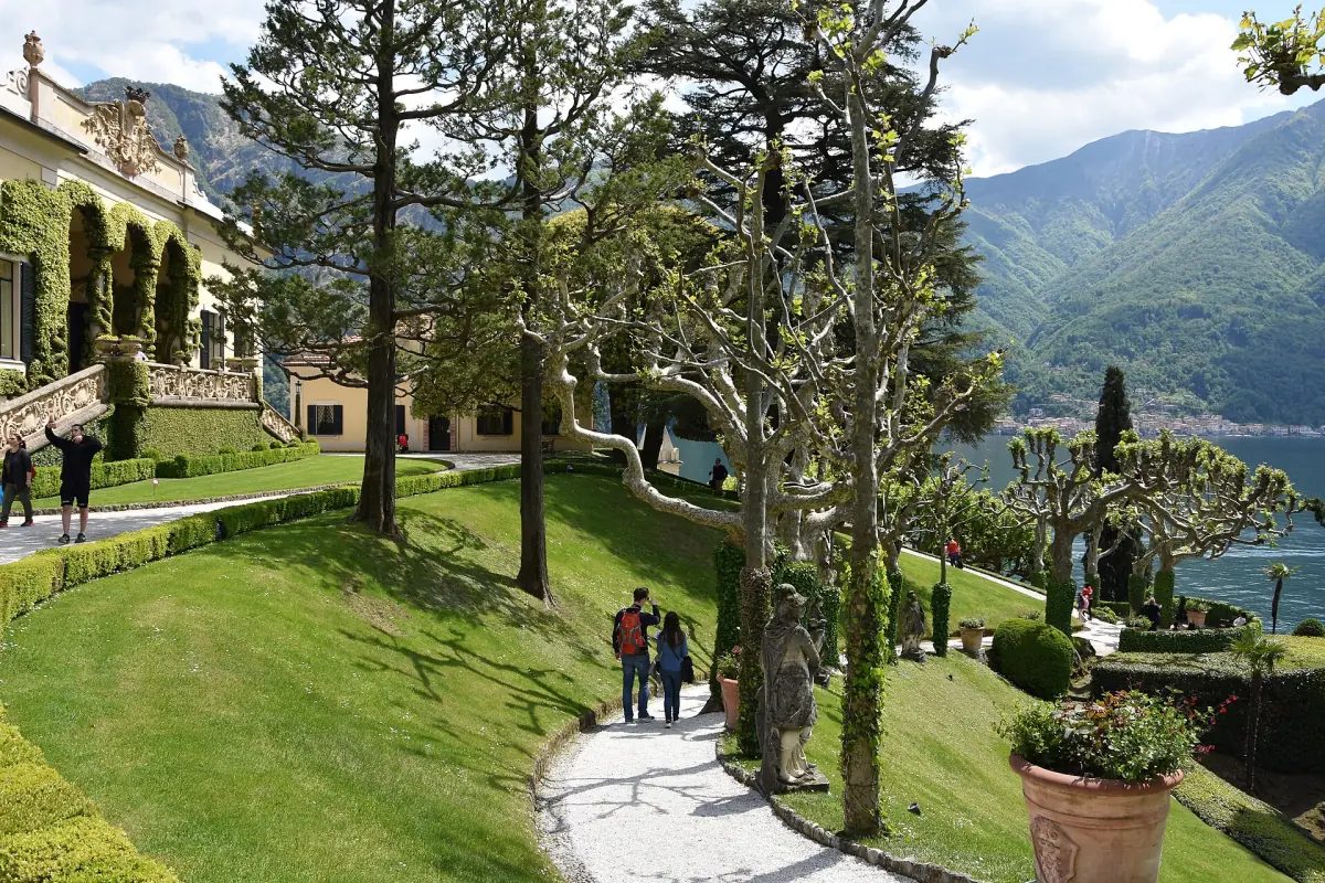 The garden paths of Villa del Balbianello