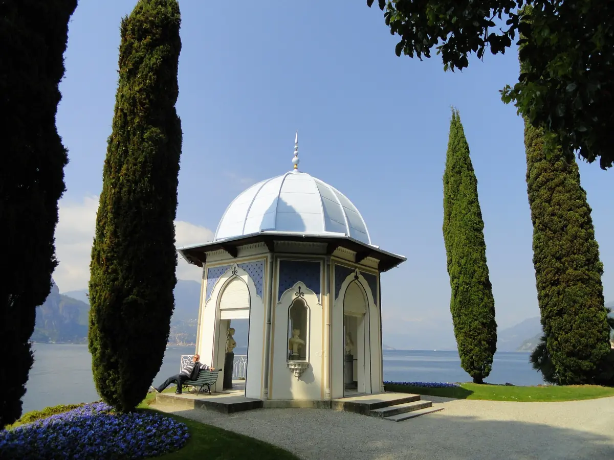 The pavilion in the gardens of Villa Melzi